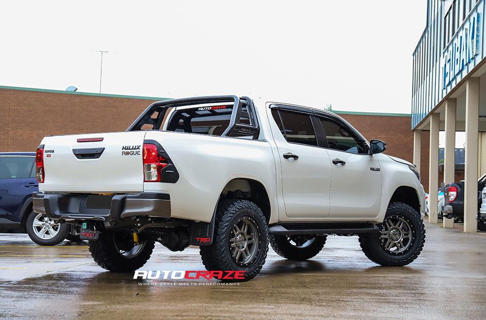 TOYOTA HILUX N80 4WD T